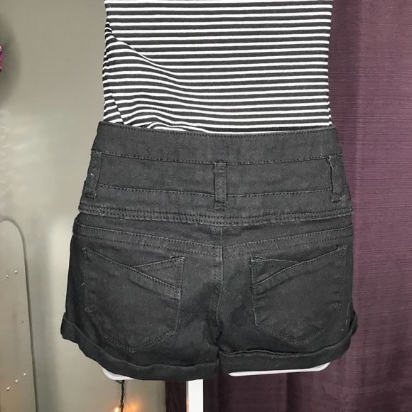 Black high waisted button down shorts - Picture 3 of 3